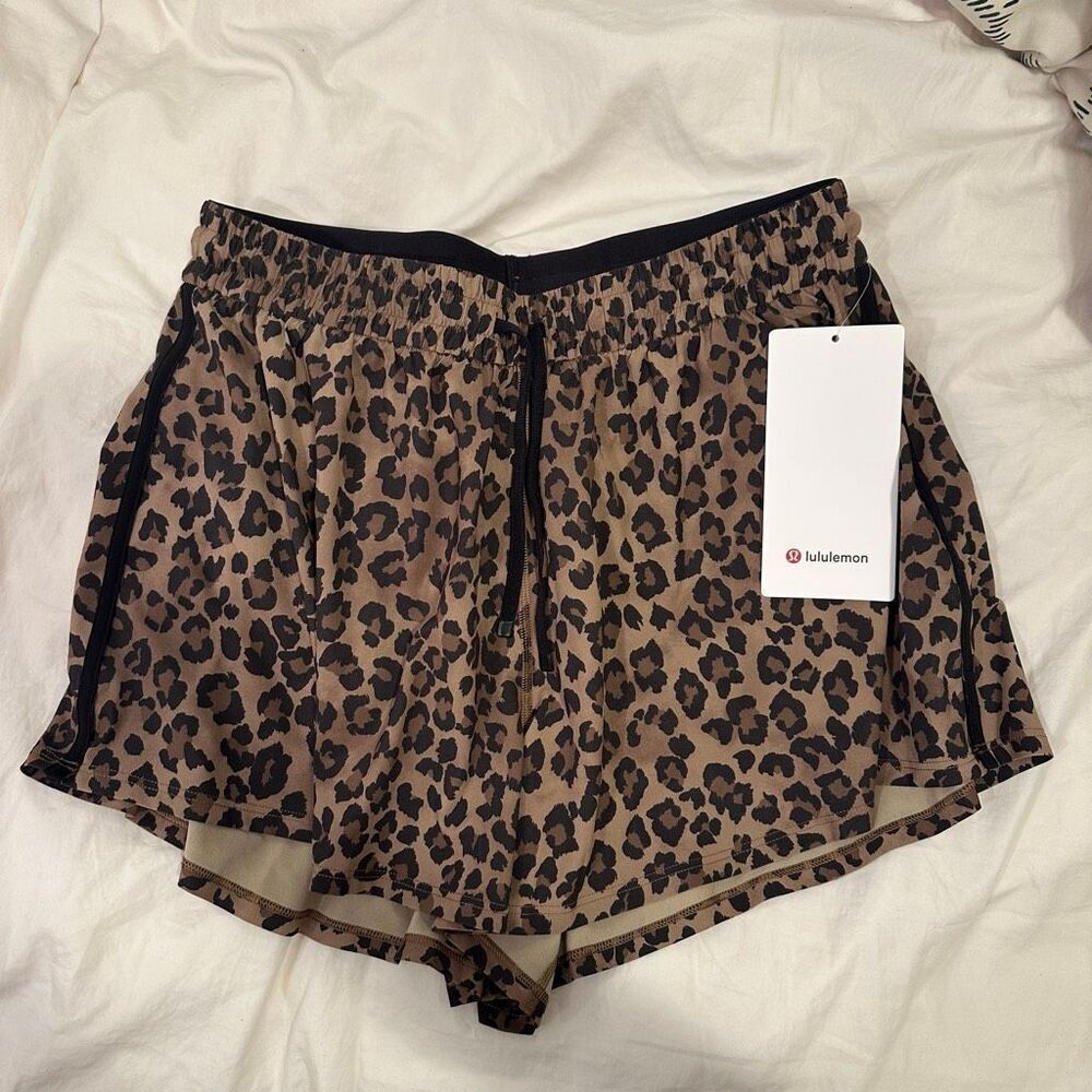 NWT Large swift relaxed high rise running shorts 2.5” lululemon leopard brown